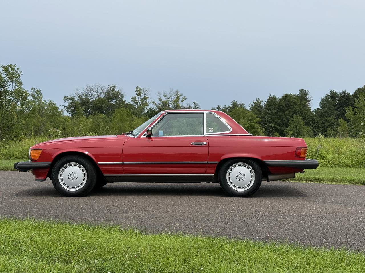 Used 1988 Mercedes-Benz 560 SL image 10