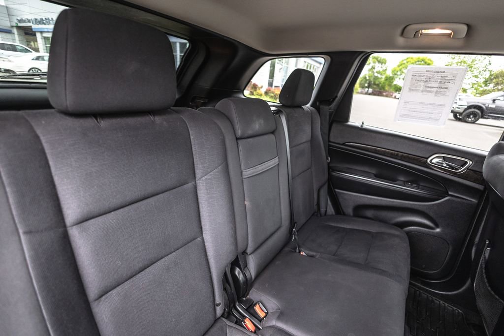Used 2012 Jeep Grand Cherokee Laredo w/ Laredo E Group AWD/4WD image 32