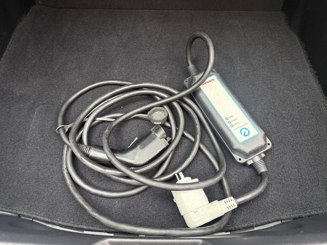 Used 2020 Nissan Leaf SV w/ SV Technology Package FWD image 23