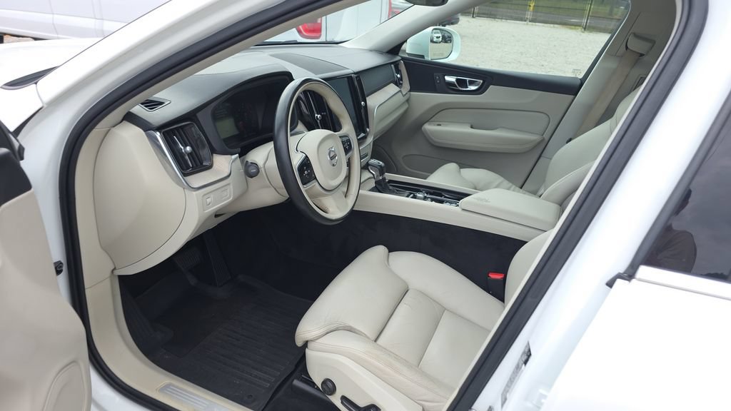 Used 2018 Volvo XC60 T5 Inscription w/ Convenience Package AWD/4WD image 21