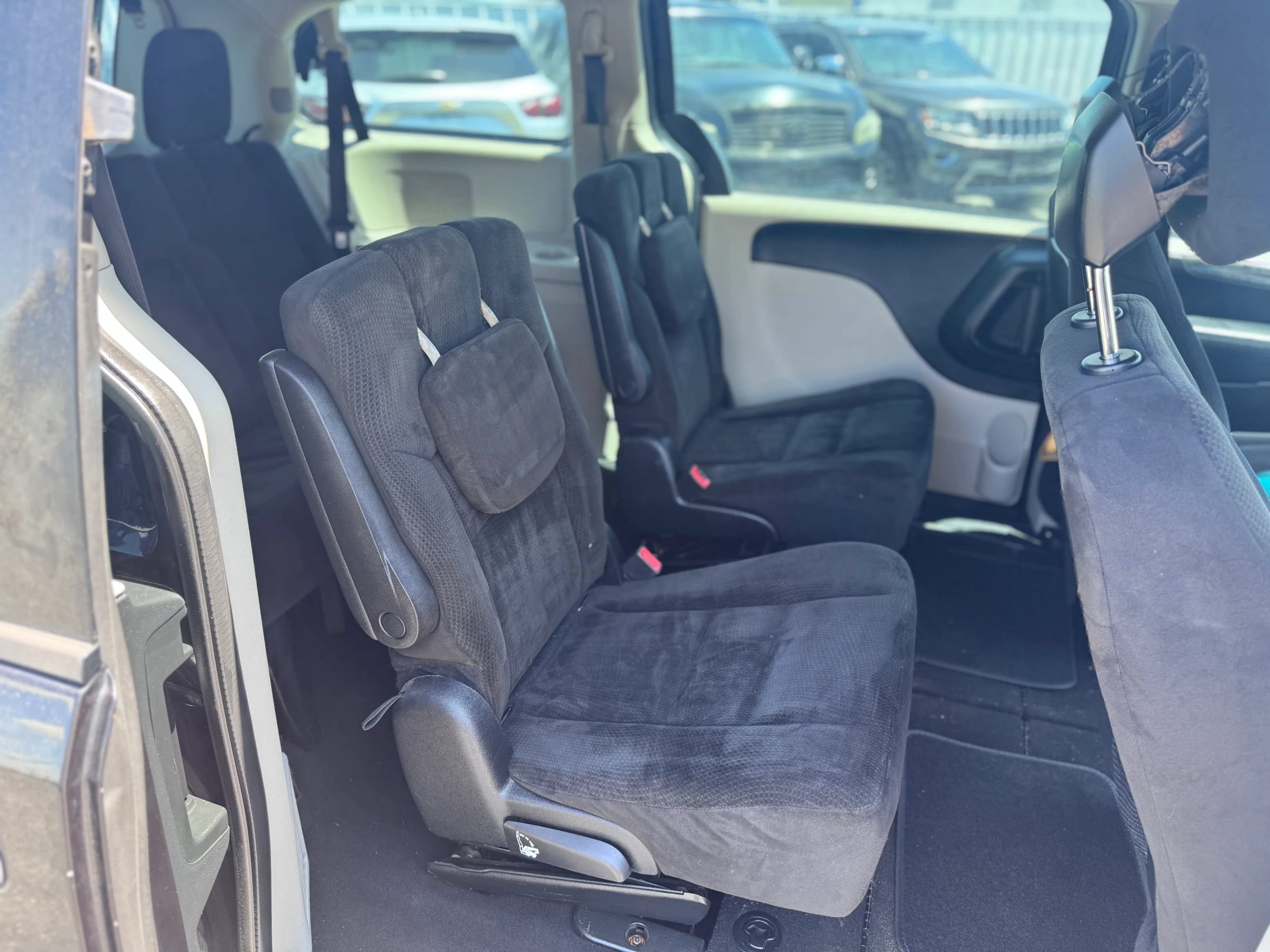 Used 2014 Dodge Grand Caravan American Value Package FWD image 11