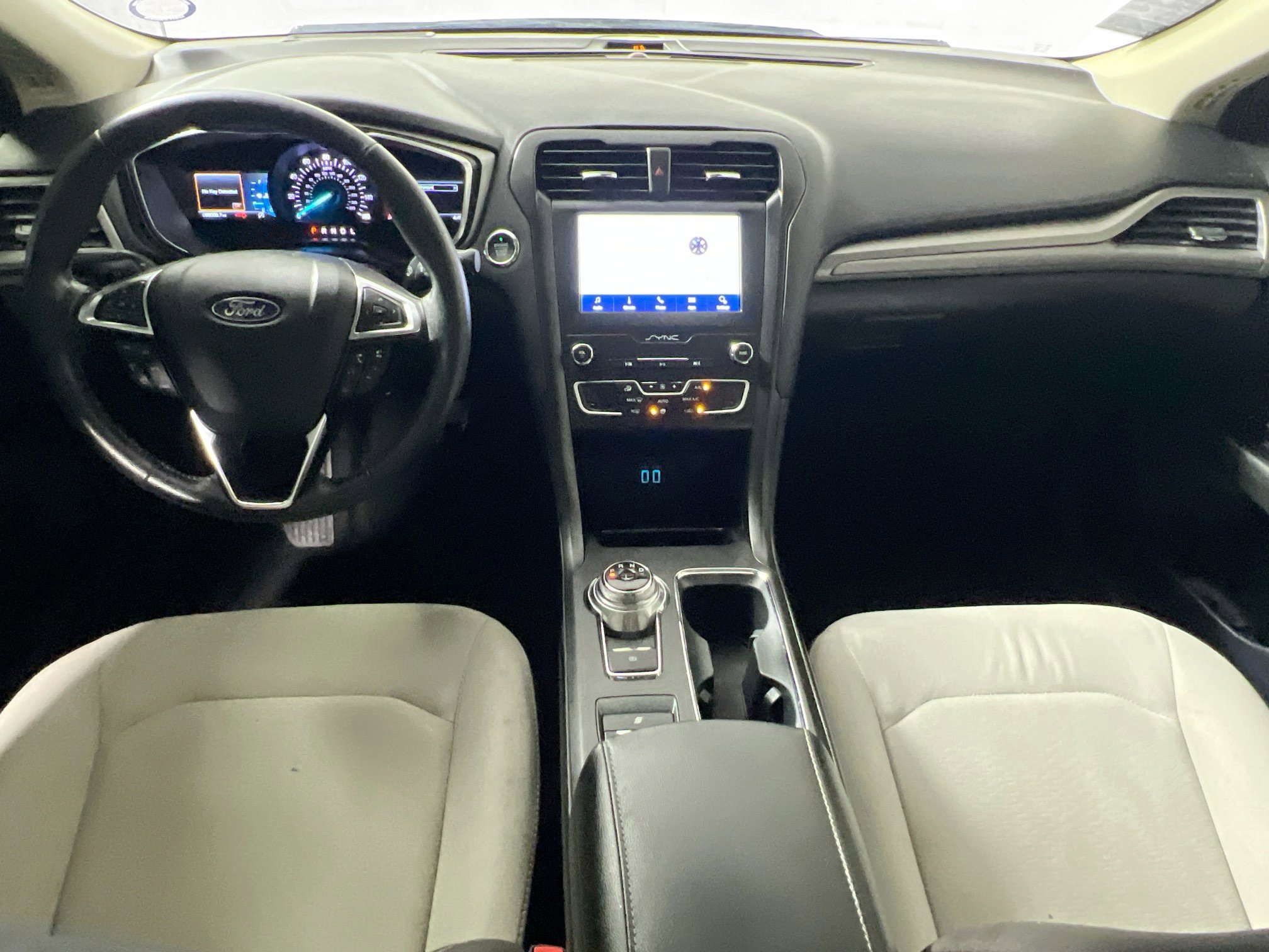 Used 2020 Ford Fusion SE w/ Equipment Group 151A image 30