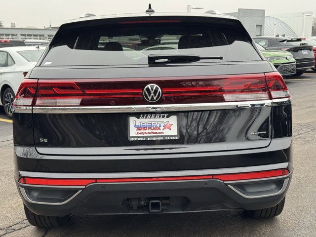 Used 2024 Volkswagen Atlas Cross Sport SE w/ Panoramic Sunroof Package image 13