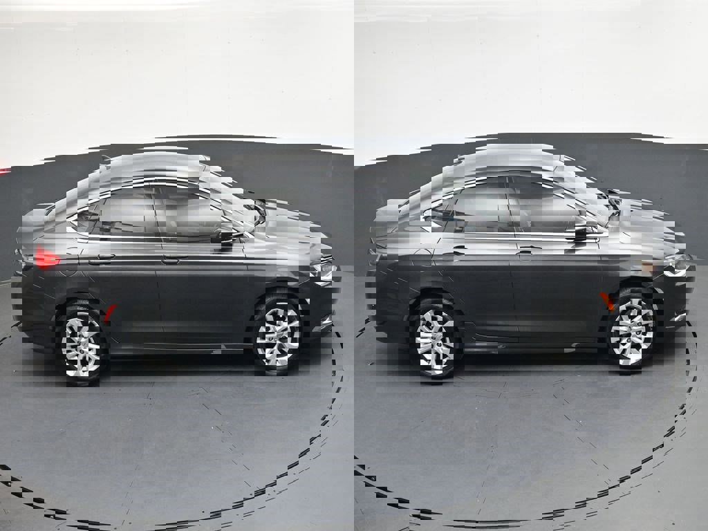 Used 2017 Chrysler 200 Limited Platinum image 19