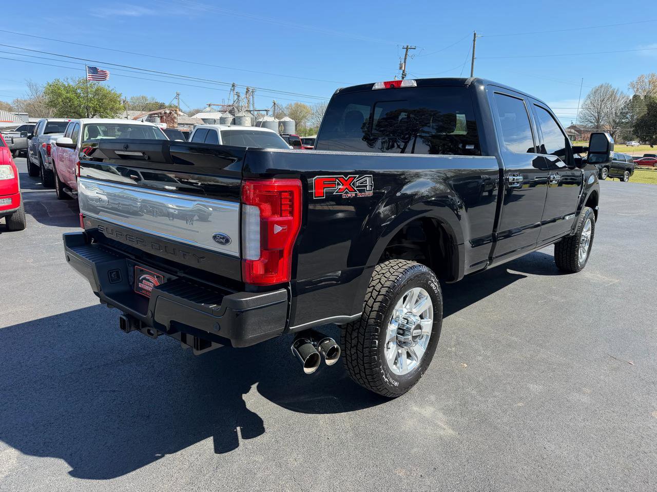 Used 2017 Ford F350 Platinum w/ Platinum Ultimate Package AWD/4WD image 4