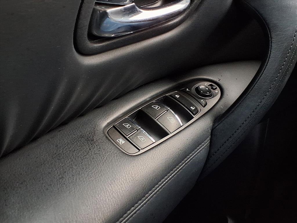 Used 2023 Nissan Armada SL w/ Captain's Chairs Package image 19