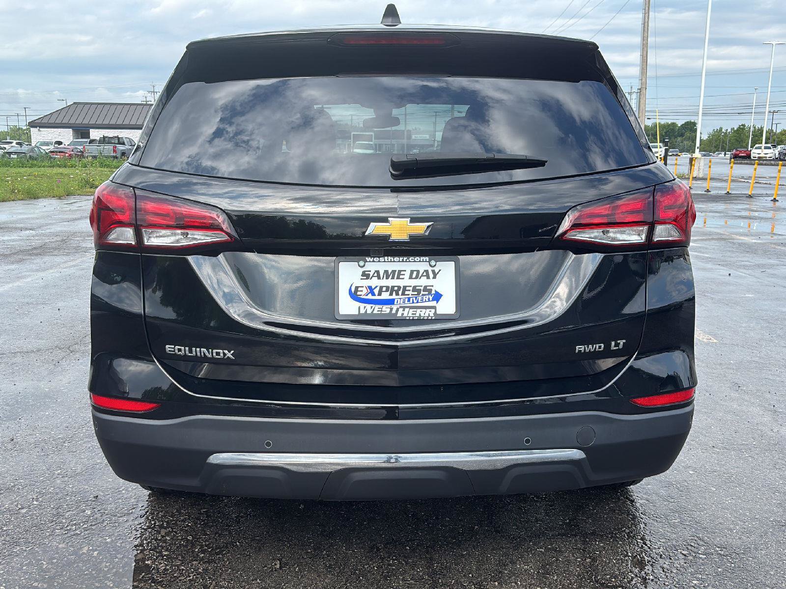 Used 2024 Chevrolet Equinox LT AWD/4WD image 9