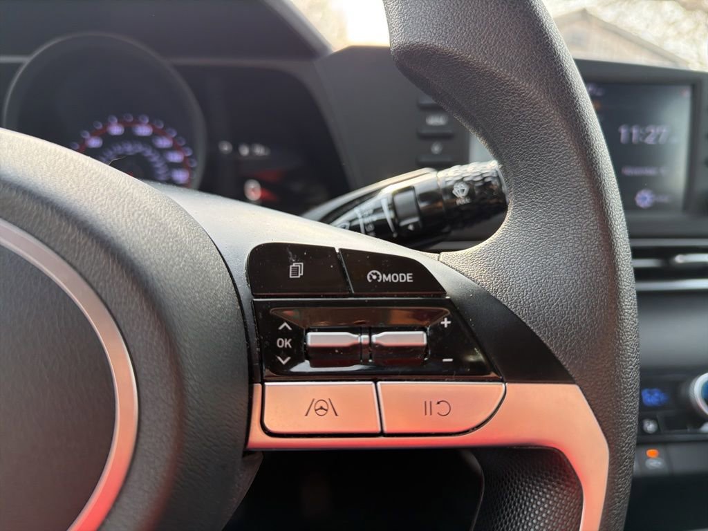 Used 2022 Hyundai Elantra SEL image 30