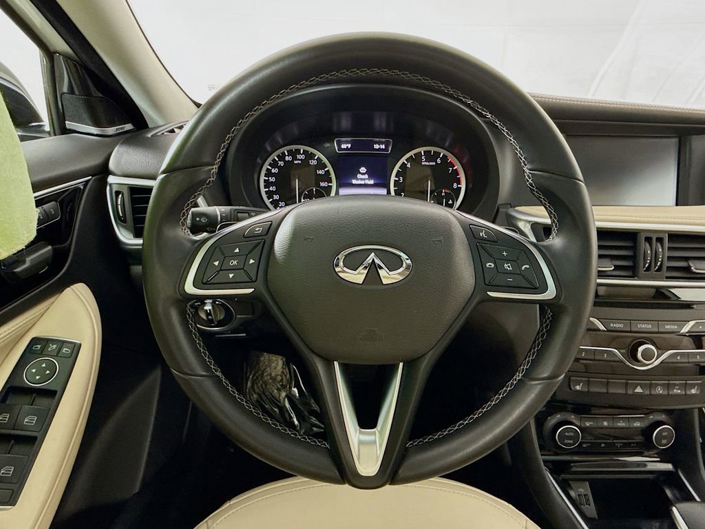 Used 2018 INFINITI QX30 Premium w/ Navigation Package image 14