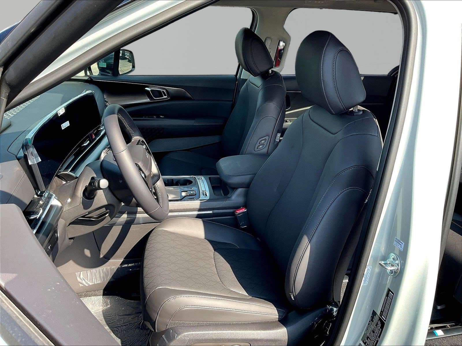 New 2027 Kia Carnival SX w/ Dark Edition Package FWD image 17