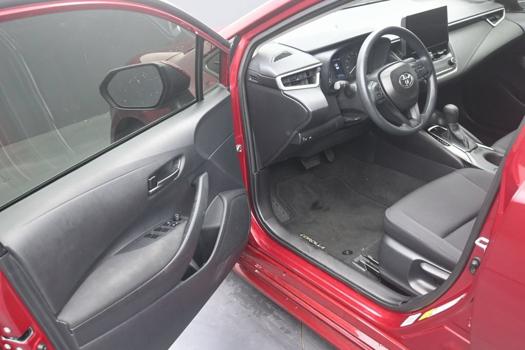 Used 2025 Toyota Corolla LE FWD image 10