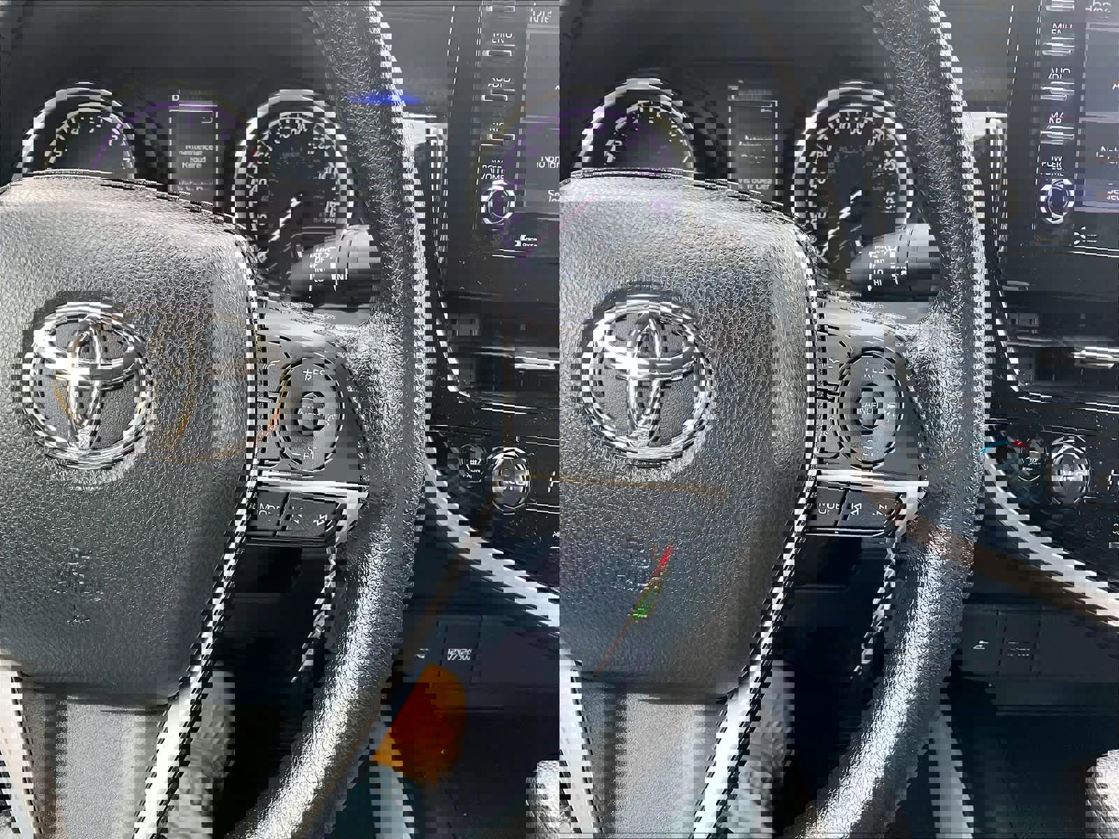 Used 2022 Toyota Camry LE image 23