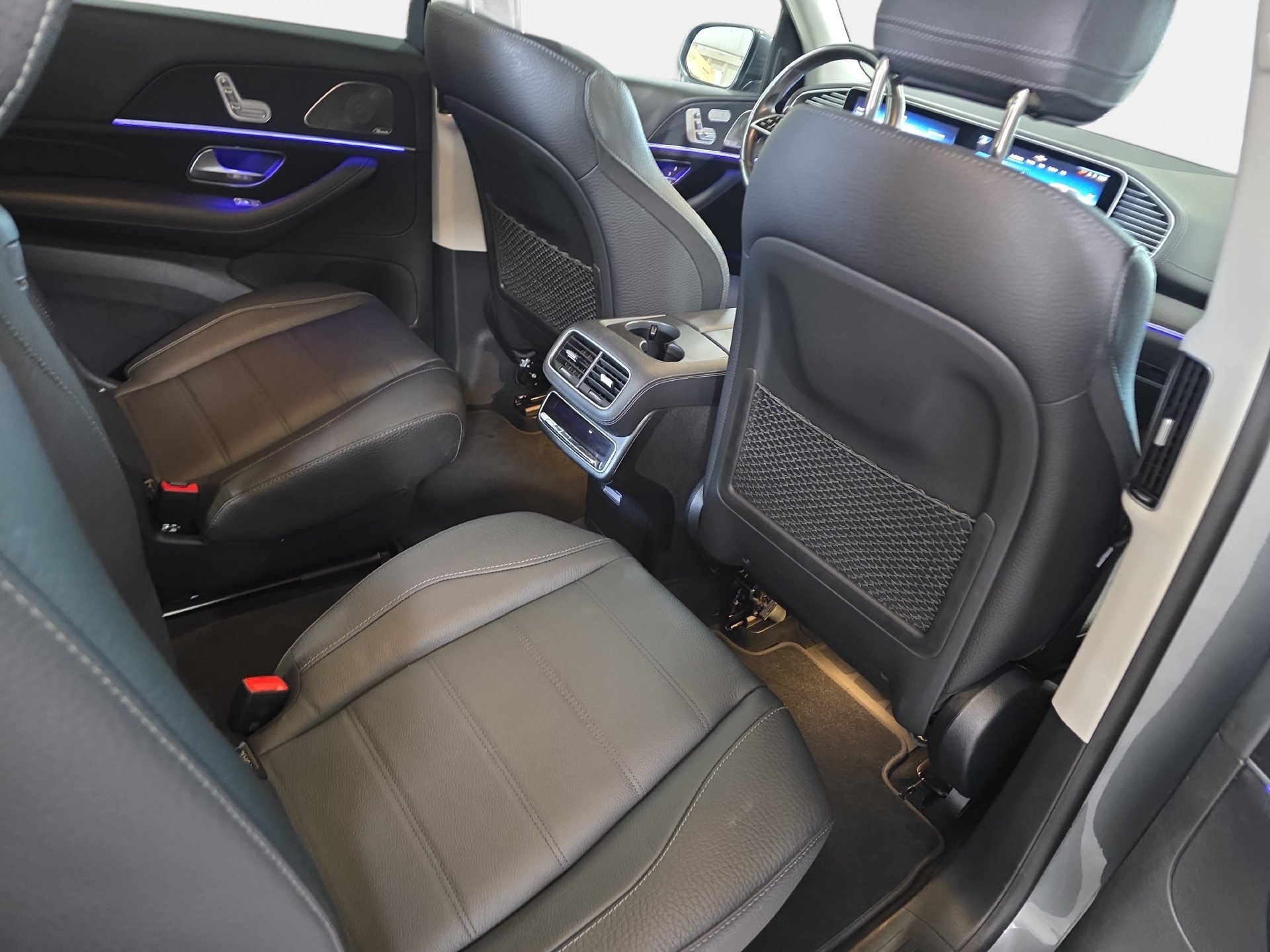 Used 2024 Mercedes-Benz GLS 450 4MATIC image 11