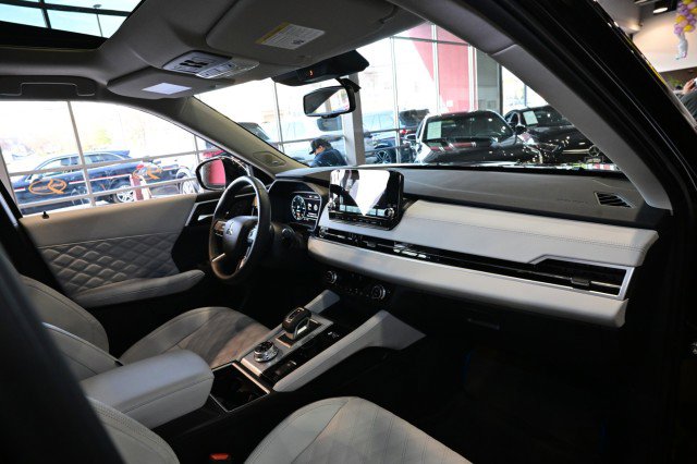 Used 2024 Mitsubishi Outlander SEL Black Edition image 29