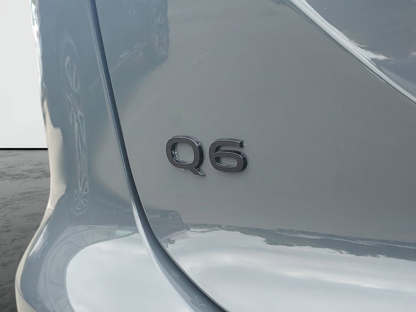 Used 2025 Audi Q6 e-tron Premium w/ Convenience Package image 7