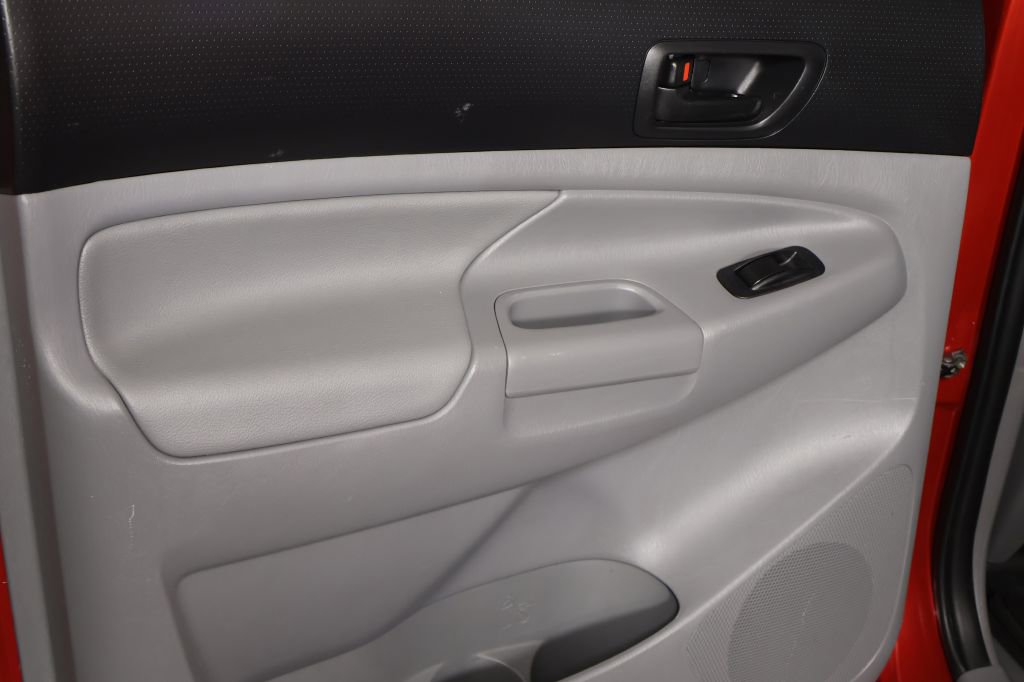 Used 2014 Toyota Tacoma 4x4 Double Cab w/ TRD Sport Package image 33