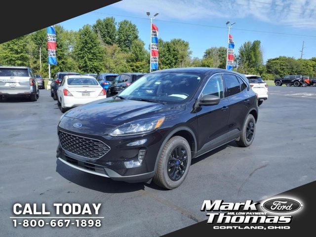 Used 2022 Ford Escape SE w/ Cold Weather Package image 1