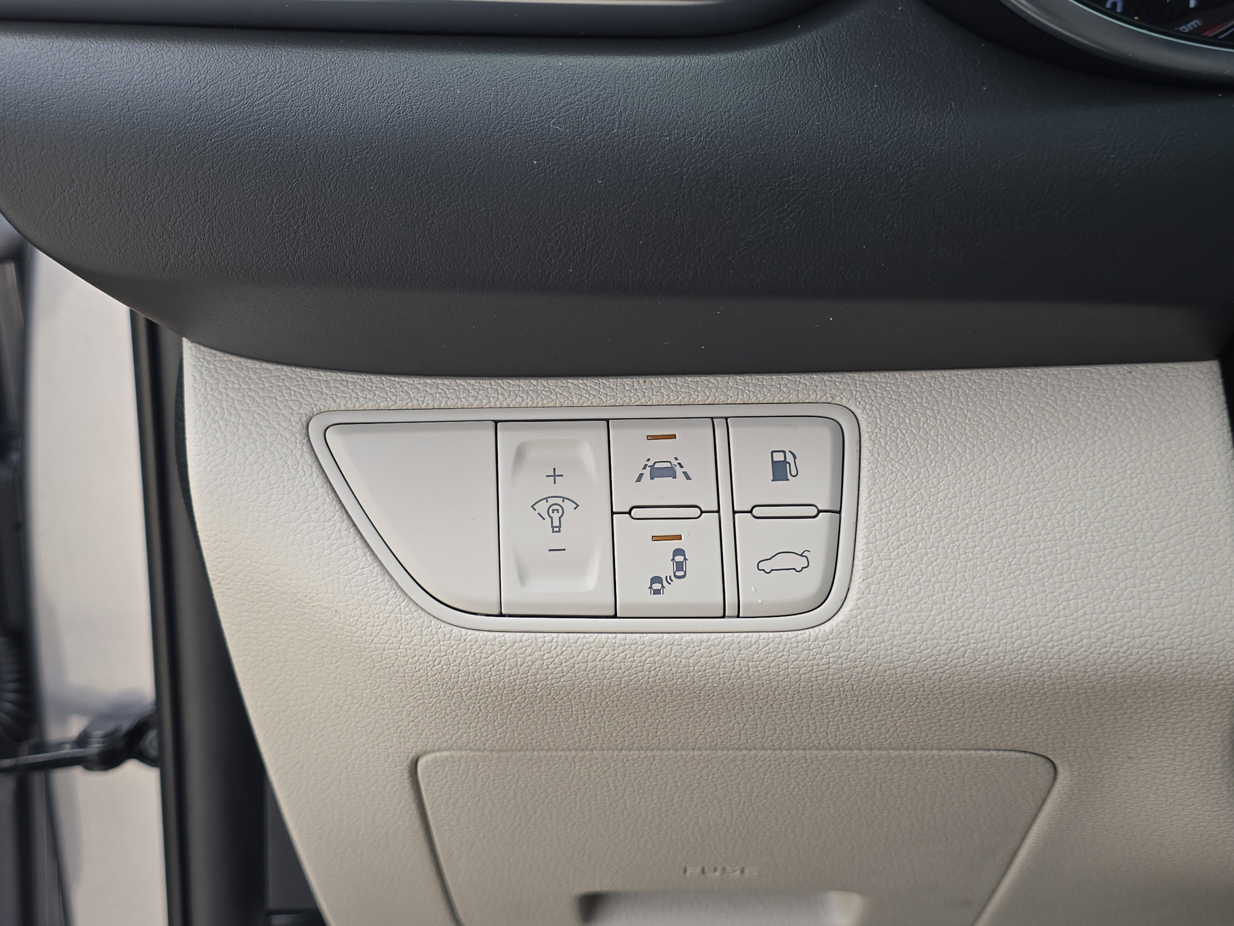 Used 2021 Genesis G70 2.0T w/ Prestige Package image 29