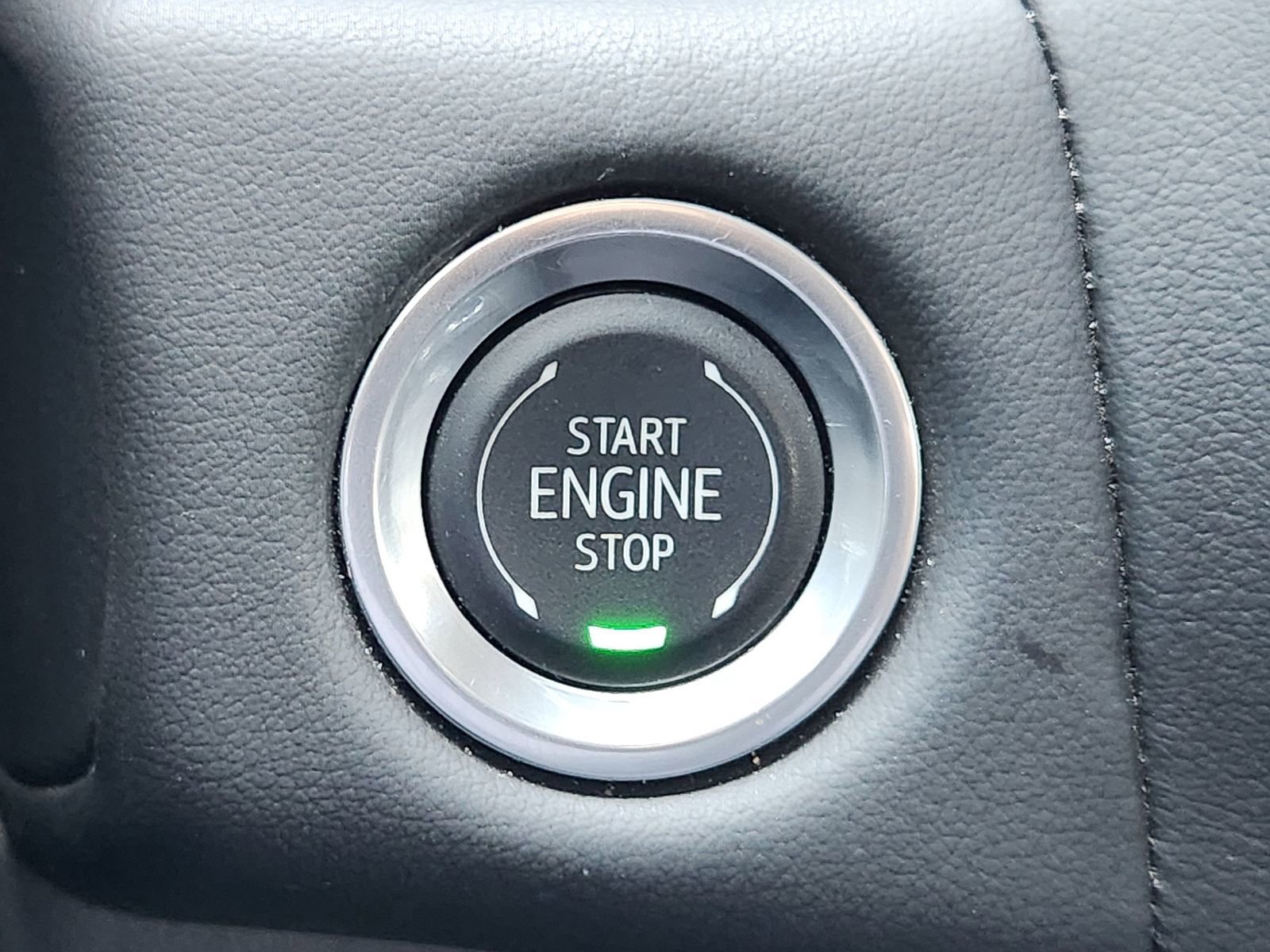 Used 2024 GMC Yukon SLT w/ SLT Premium Package image 25