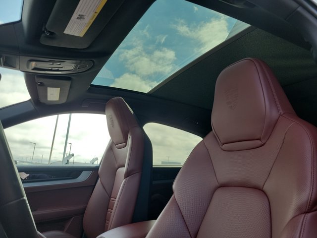 Certified 2025 Porsche Cayenne S AWD/4WD image 40