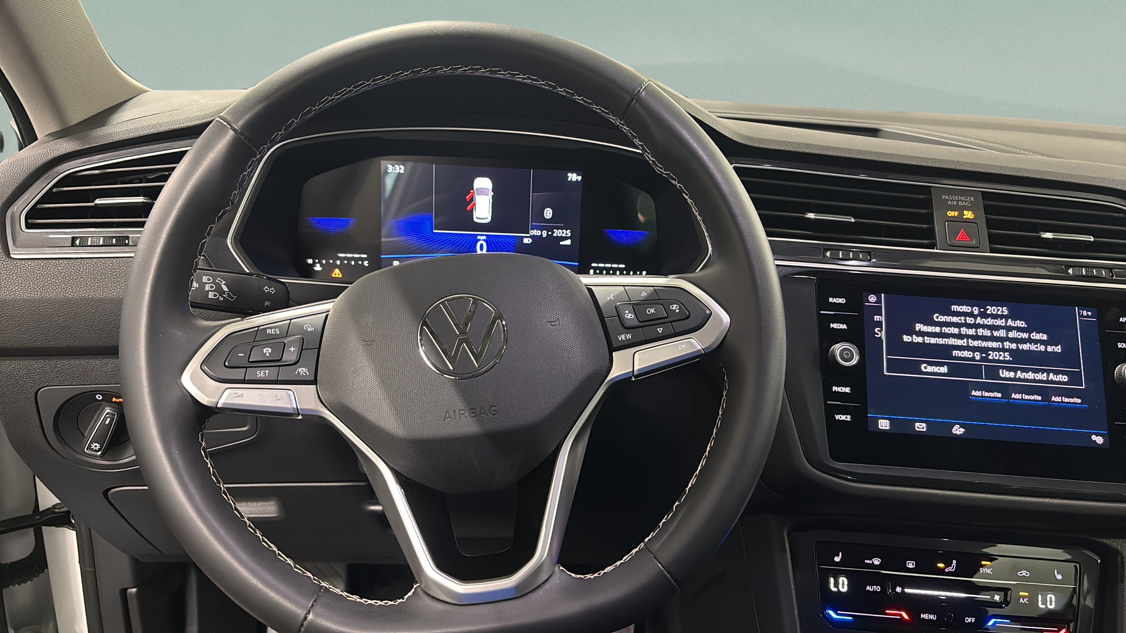 Used 2024 Volkswagen Tiguan SE FWD image 12