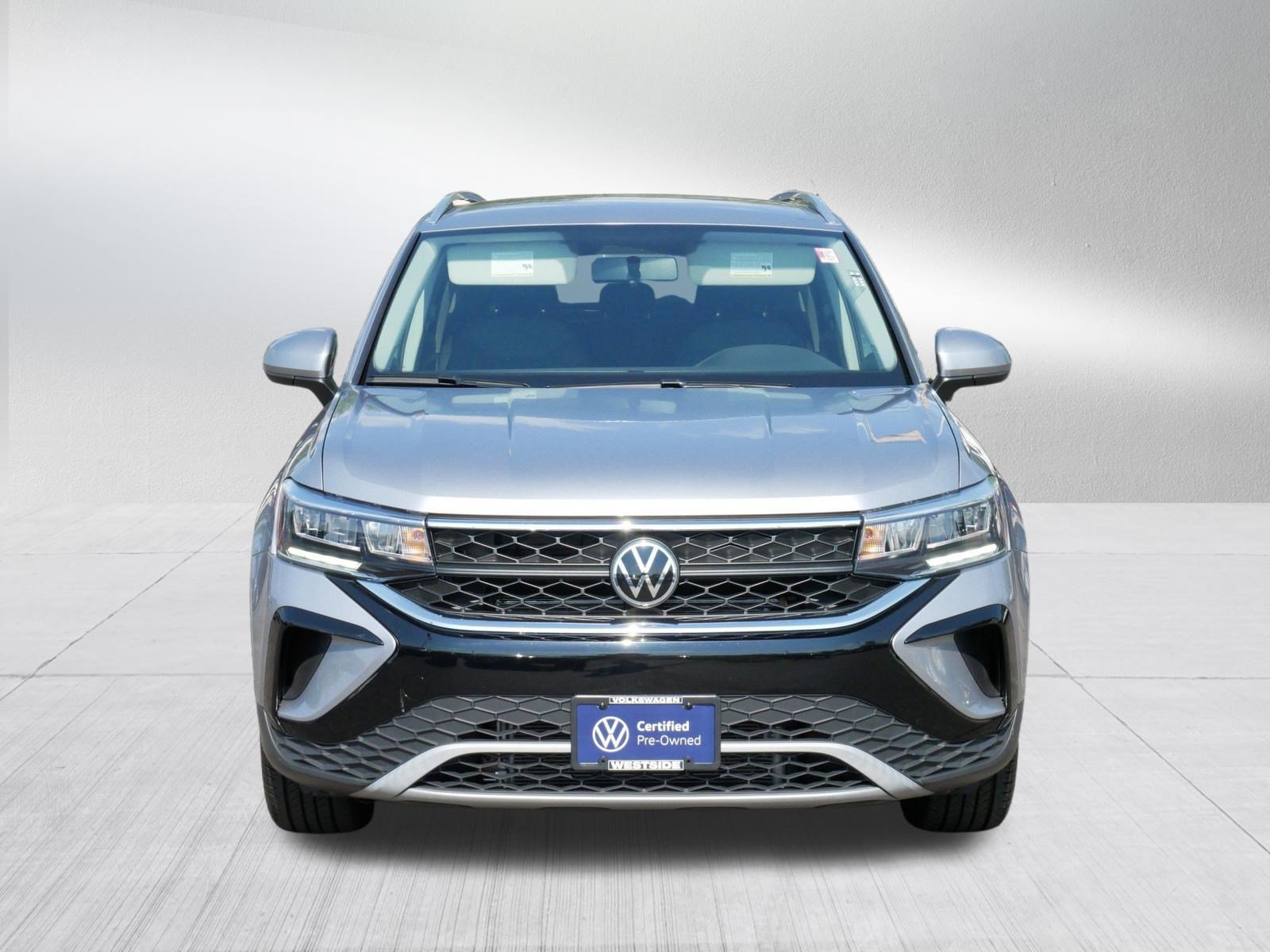 Certified 2022 Volkswagen Taos SE AWD/4WD image 2