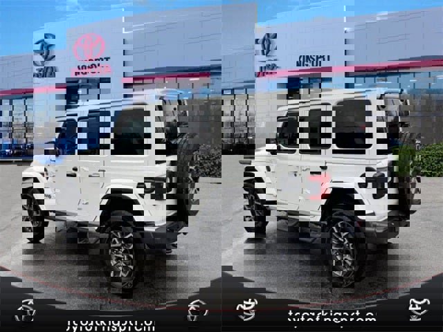 Used 2024 Jeep Wrangler Sahara image 3