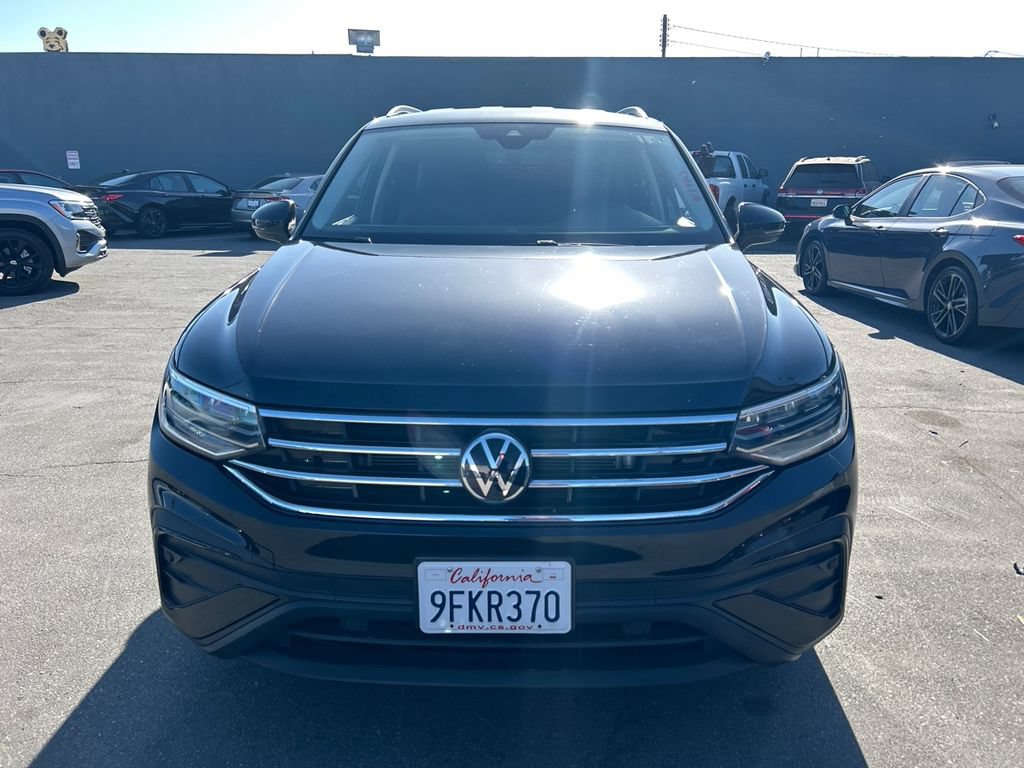 Used 2023 Volkswagen Tiguan SE FWD image 2