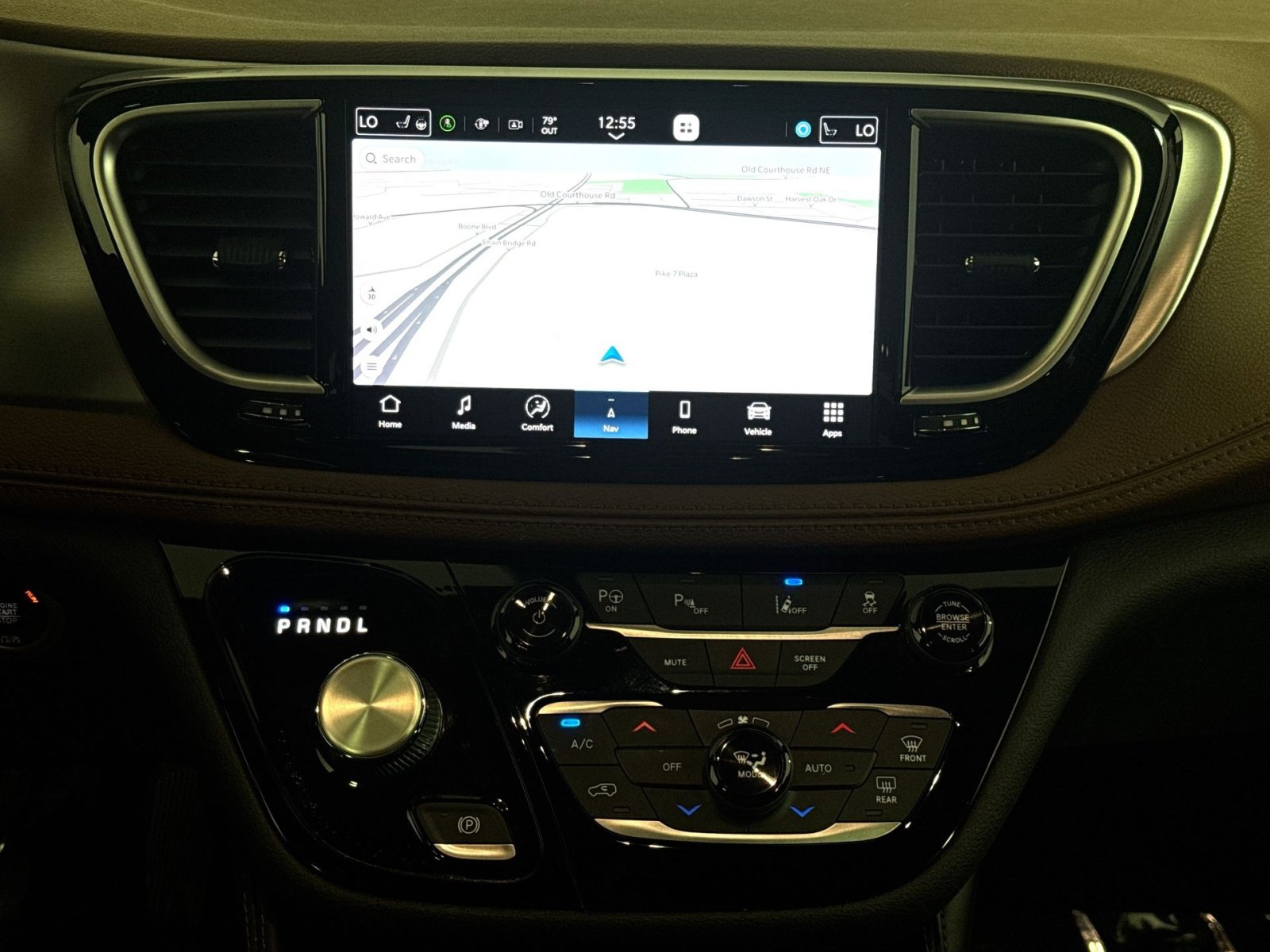 Used 2021 Chrysler Pacifica Limited w/ Uconnect Theater Family Group FWD image 20
