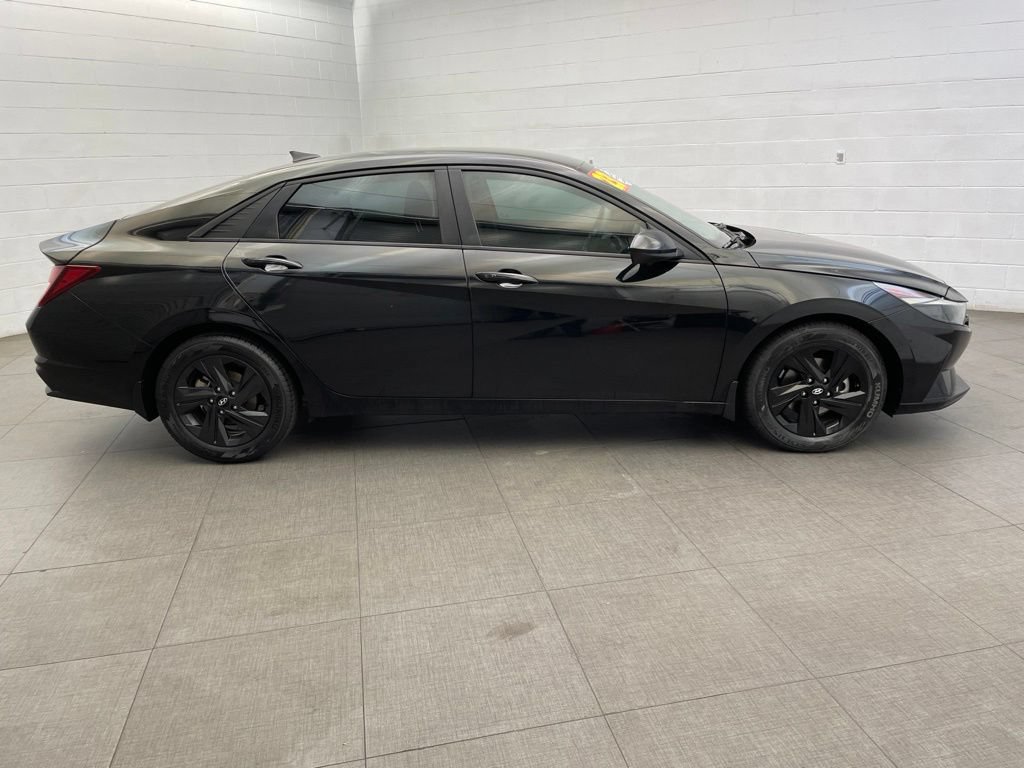 Used 2023 Hyundai Elantra SEL FWD image 5