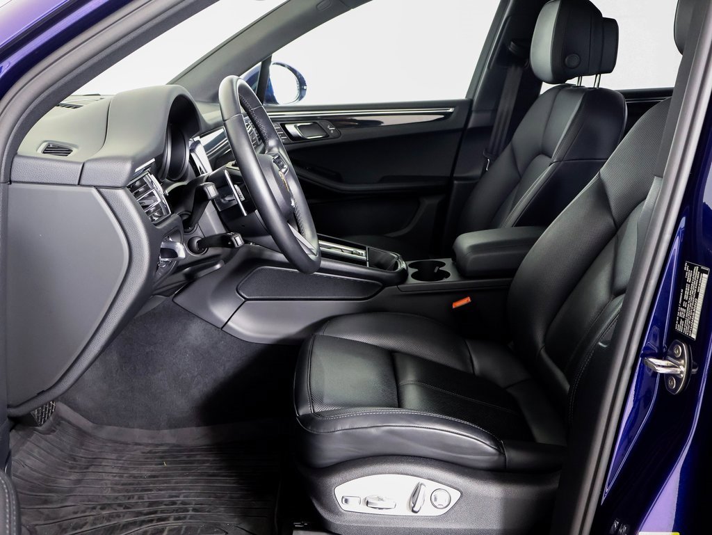 Used 2025 Porsche Macan image 5