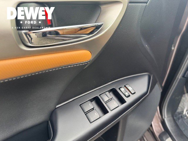 Used 2016 Lexus CT 200h w/ Navigation Package image 11