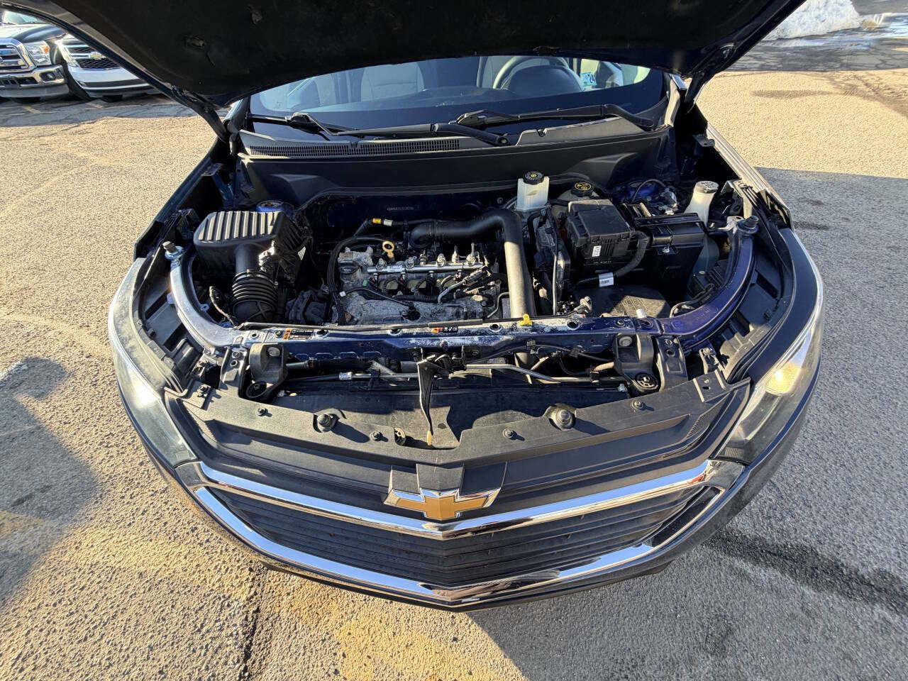 Used 2018 Chevrolet Equinox LT FWD image 16