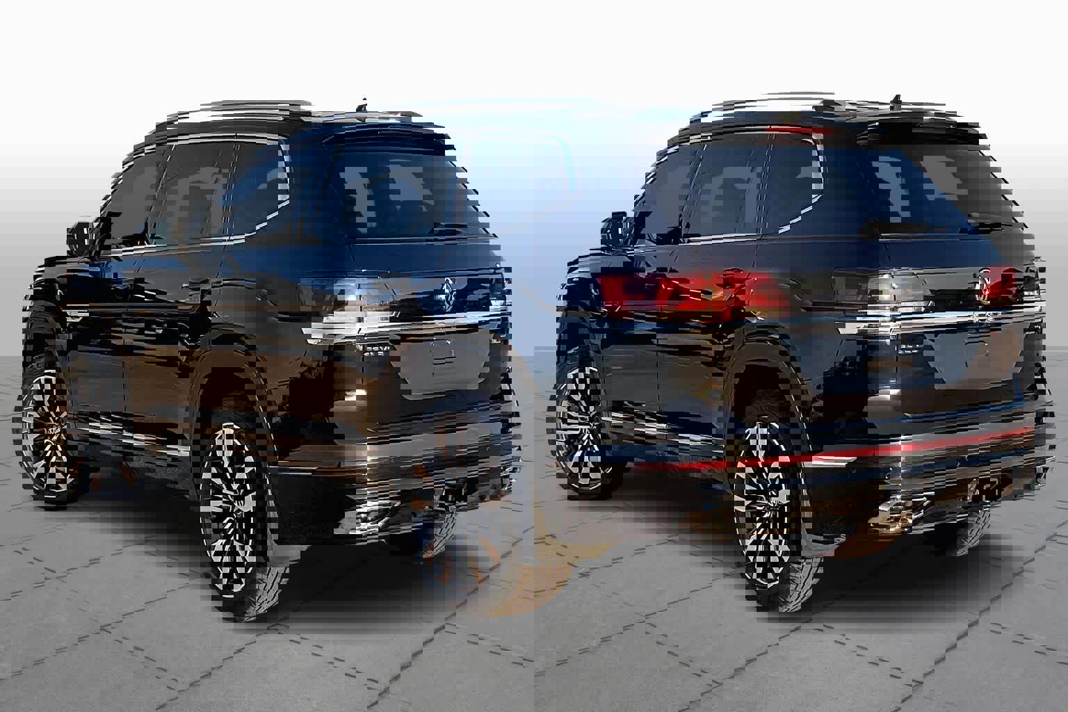 Used 2022 Volkswagen Atlas SEL Premium image 13