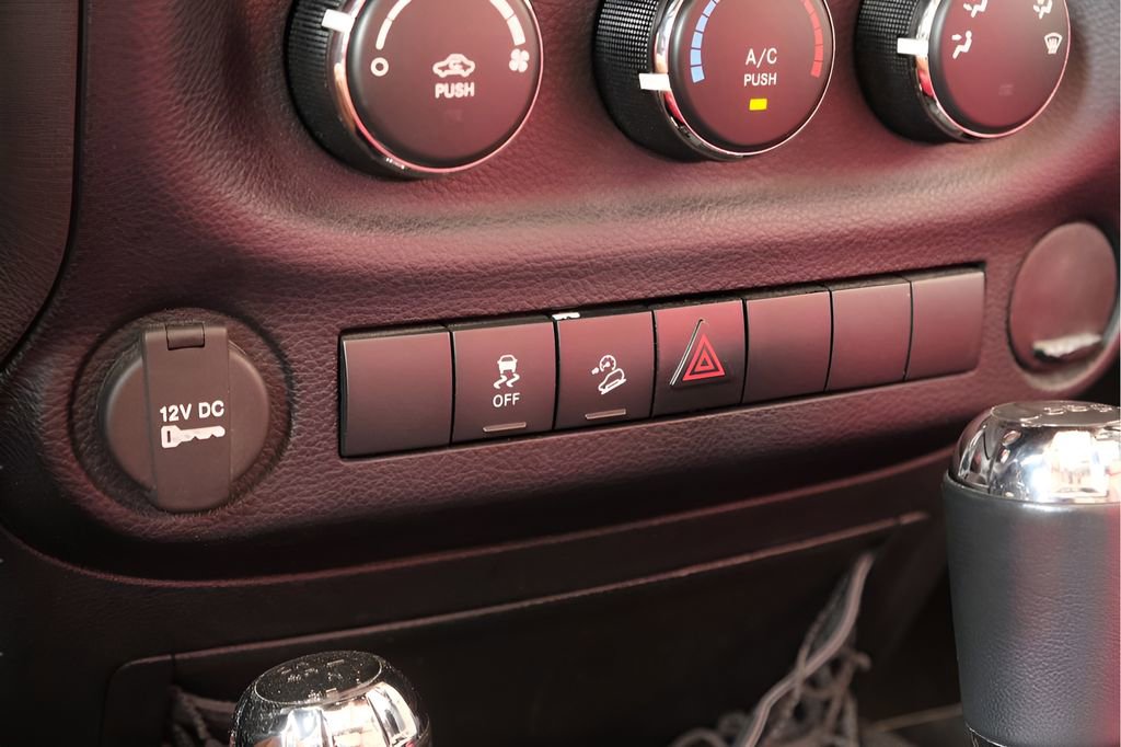 Used 2016 Jeep Wrangler Unlimited Sport w/ Connectivity Group AWD/4WD image 25