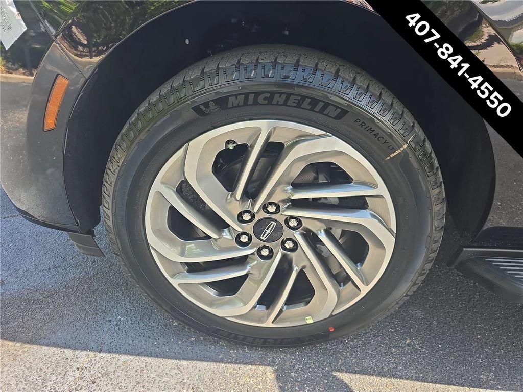 New 2027 Lincoln Navigator Premiere RWD image 6