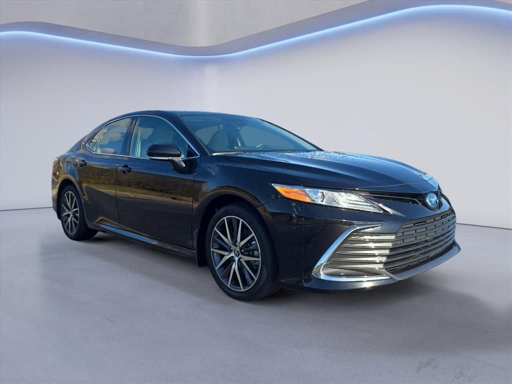 Used 2024 Toyota Camry XLE image 7