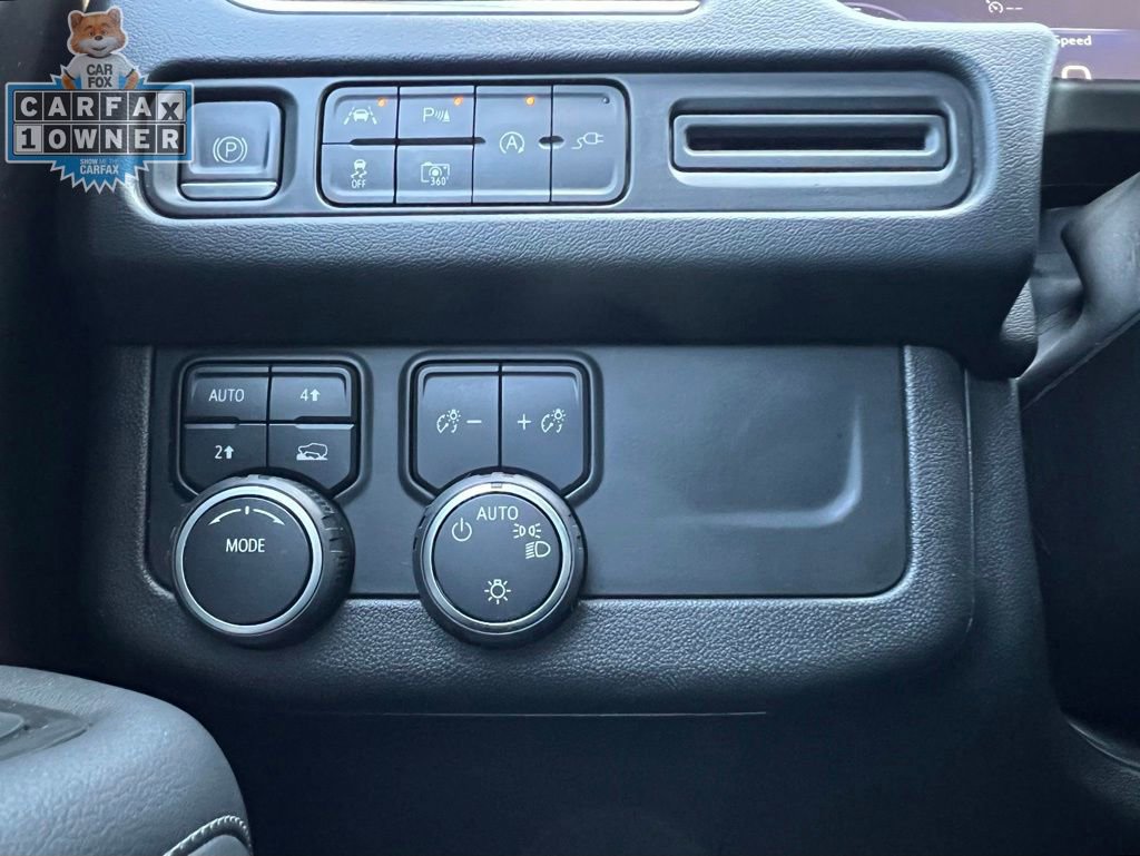 Used 2022 Chevrolet Tahoe LT w/ Luxury Package AWD/4WD image 12