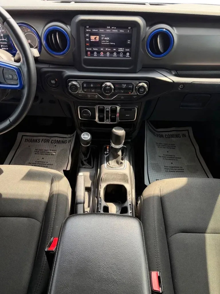 Used 2021 Jeep Gladiator Sport AWD/4WD image 23