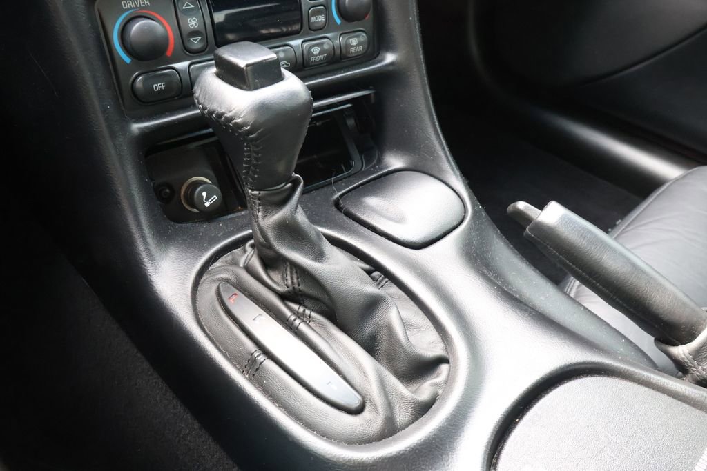 Used 2002 Chevrolet Corvette Coupe w/ Preferred Equipment Group2 image 22