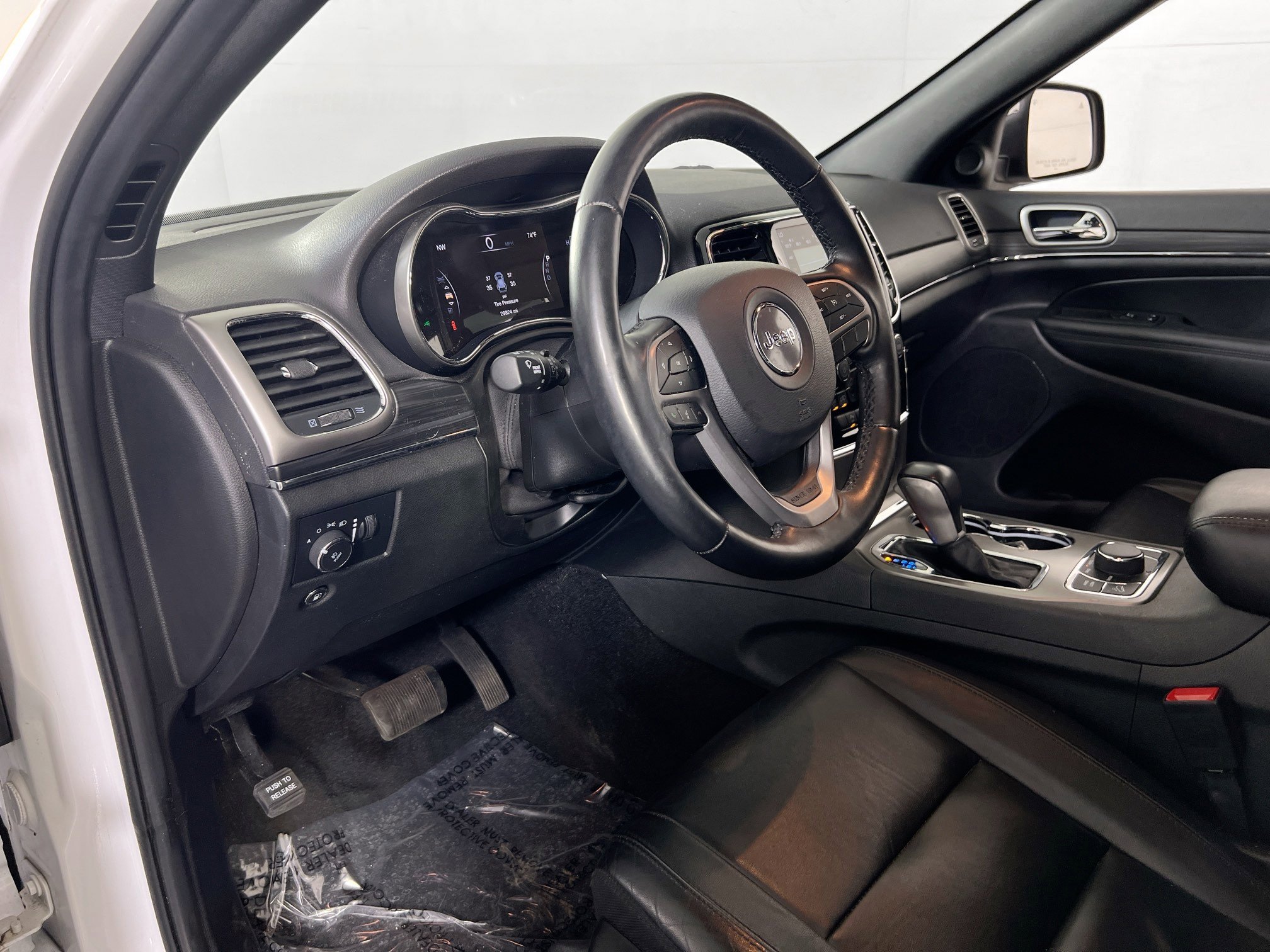 Used 2022 Jeep Grand Cherokee Limited image 9