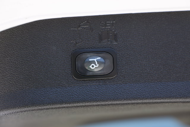 Used 2019 Ford Escape SEL AWD/4WD image 9