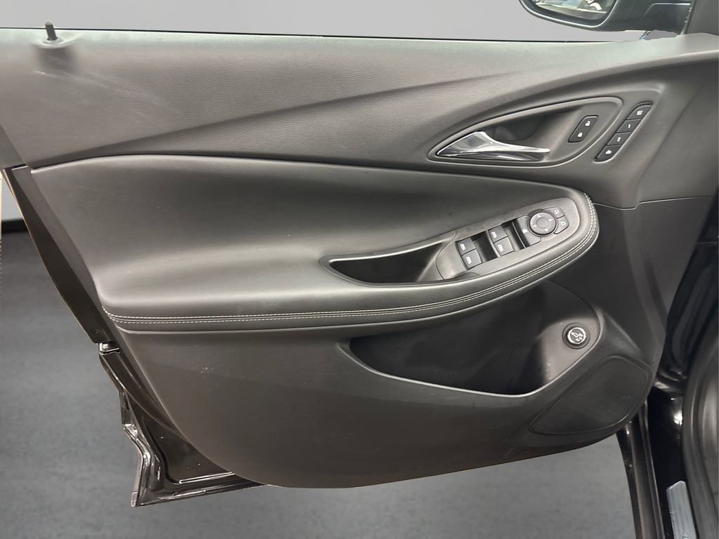 Used 2023 Buick Encore GX Essence w/ Experience Buick Package image 24