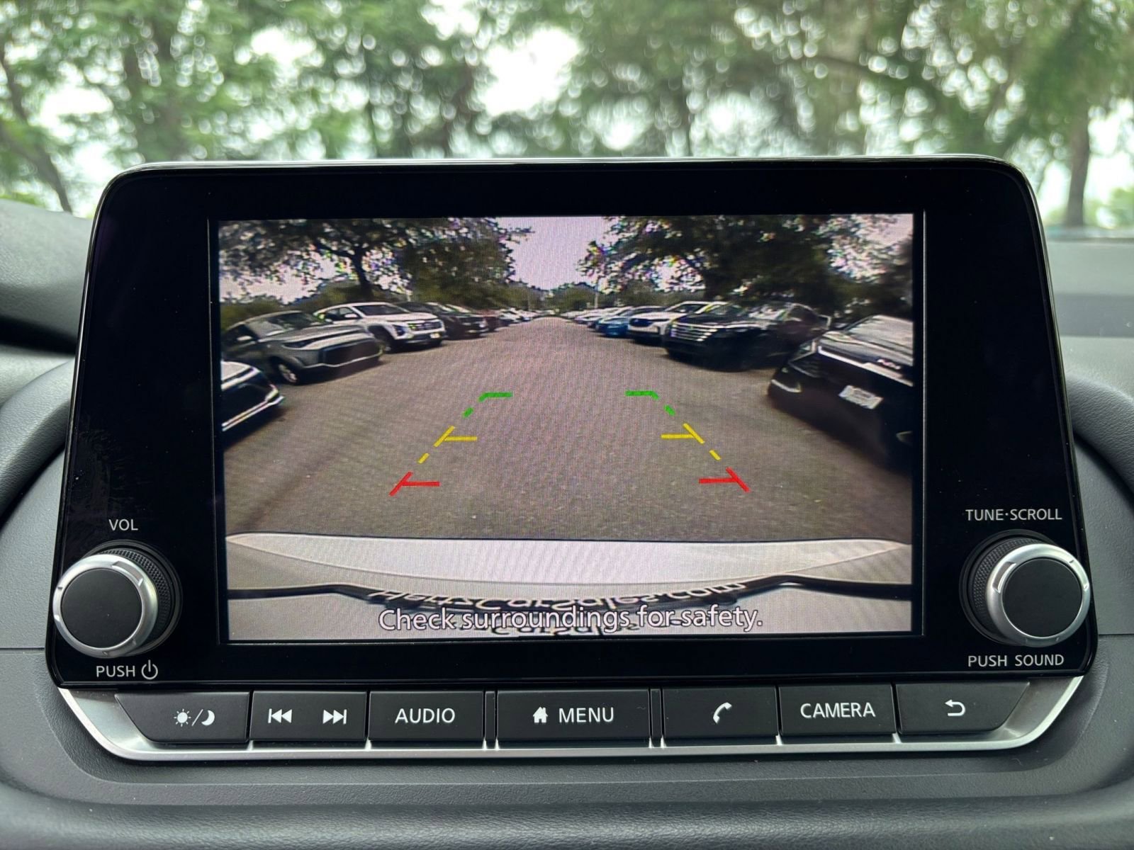 Used 2025 Nissan Rogue SV FWD image 24