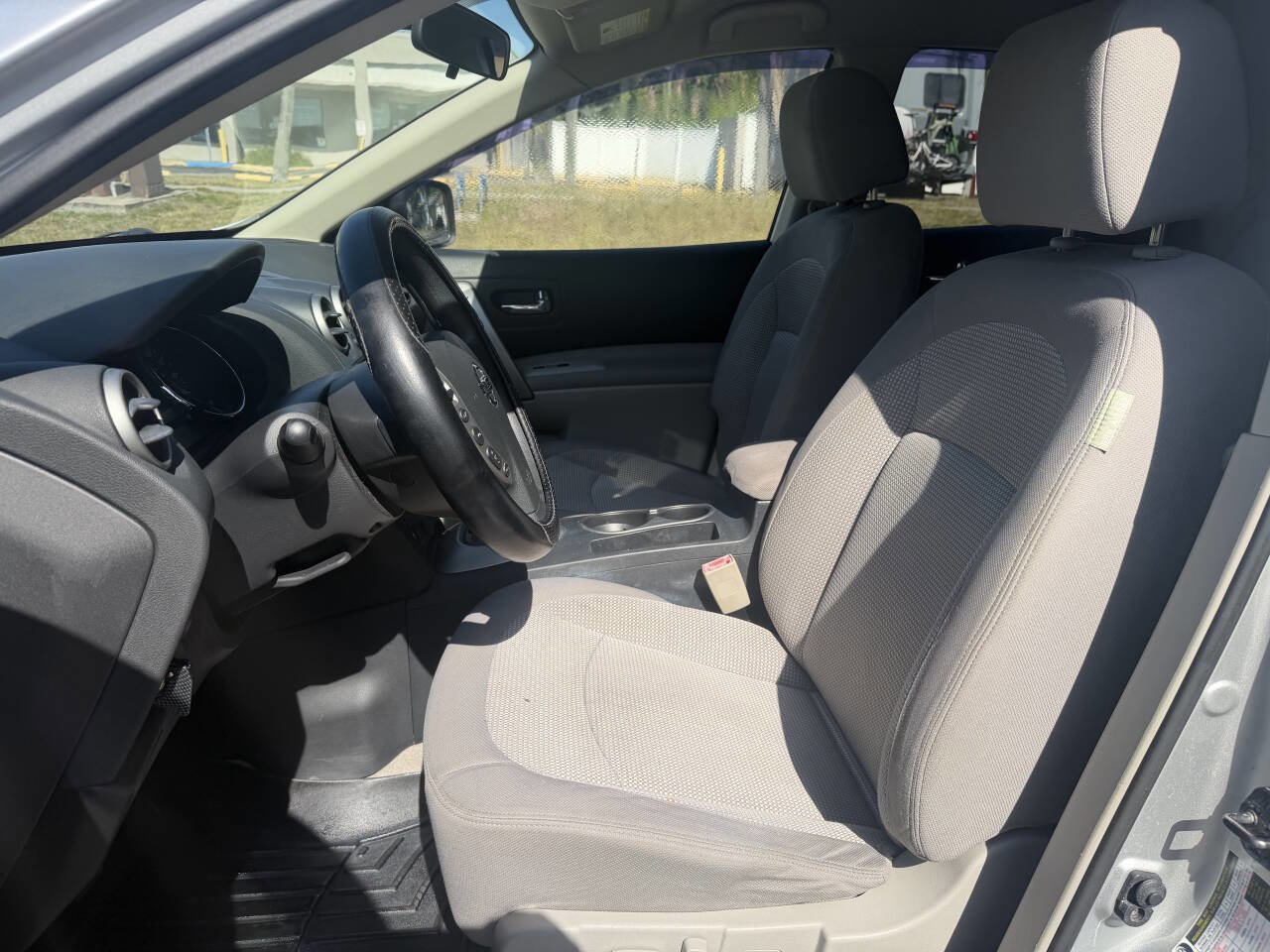 Used 2011 Nissan Rogue SV FWD image 8