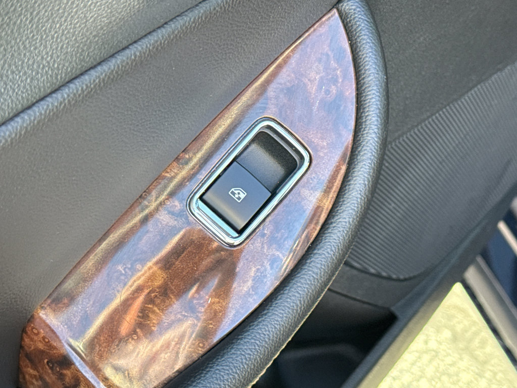 Used 2015 Chevrolet Impala LTZ FWD image 31