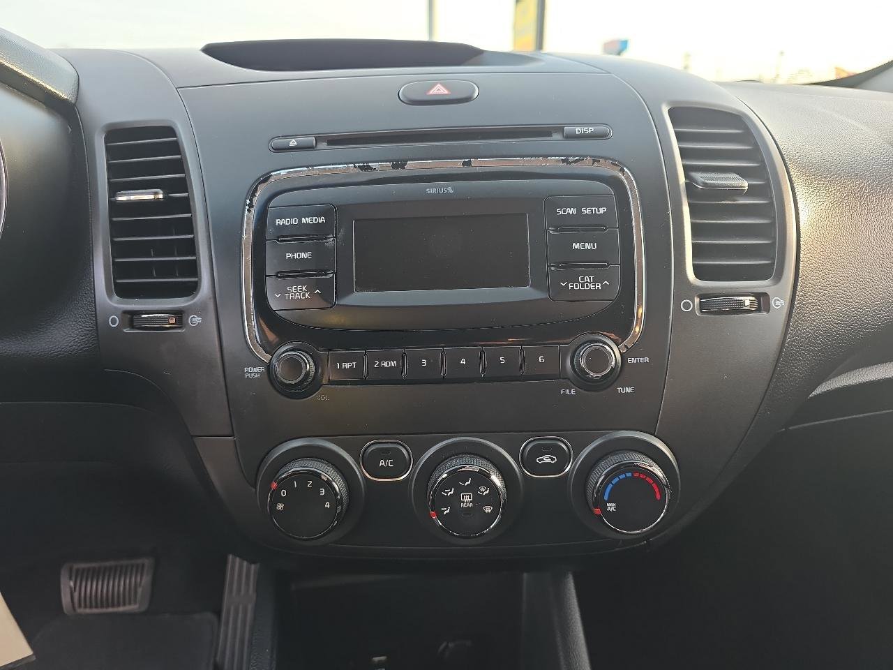 Used 2017 Kia Forte LX image 16