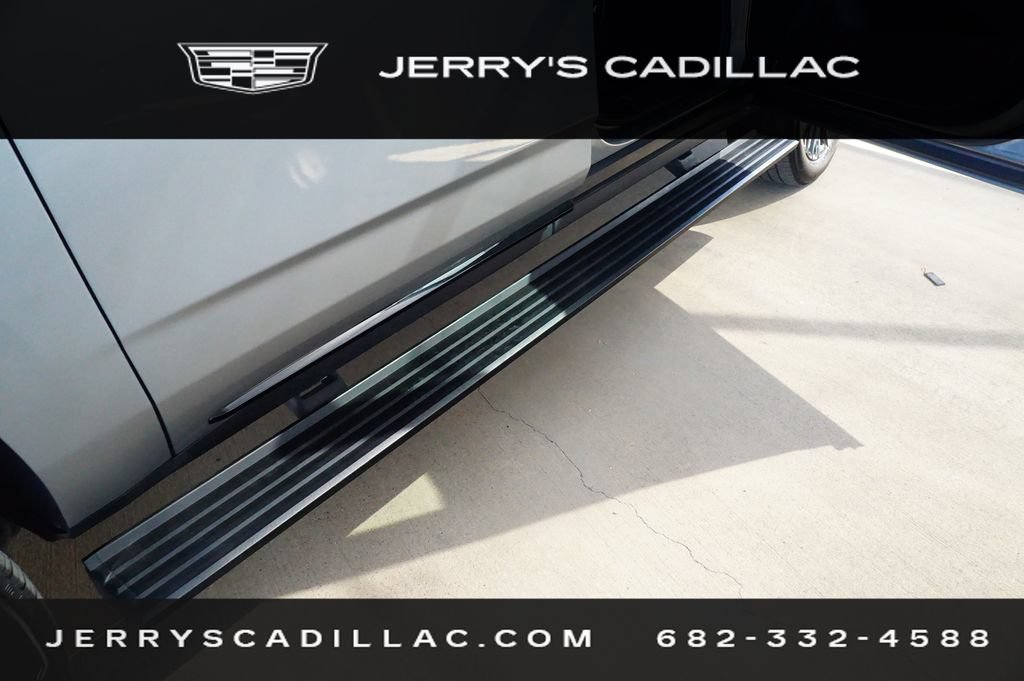 Used 2024 Cadillac Escalade ESV V AWD/4WD image 29