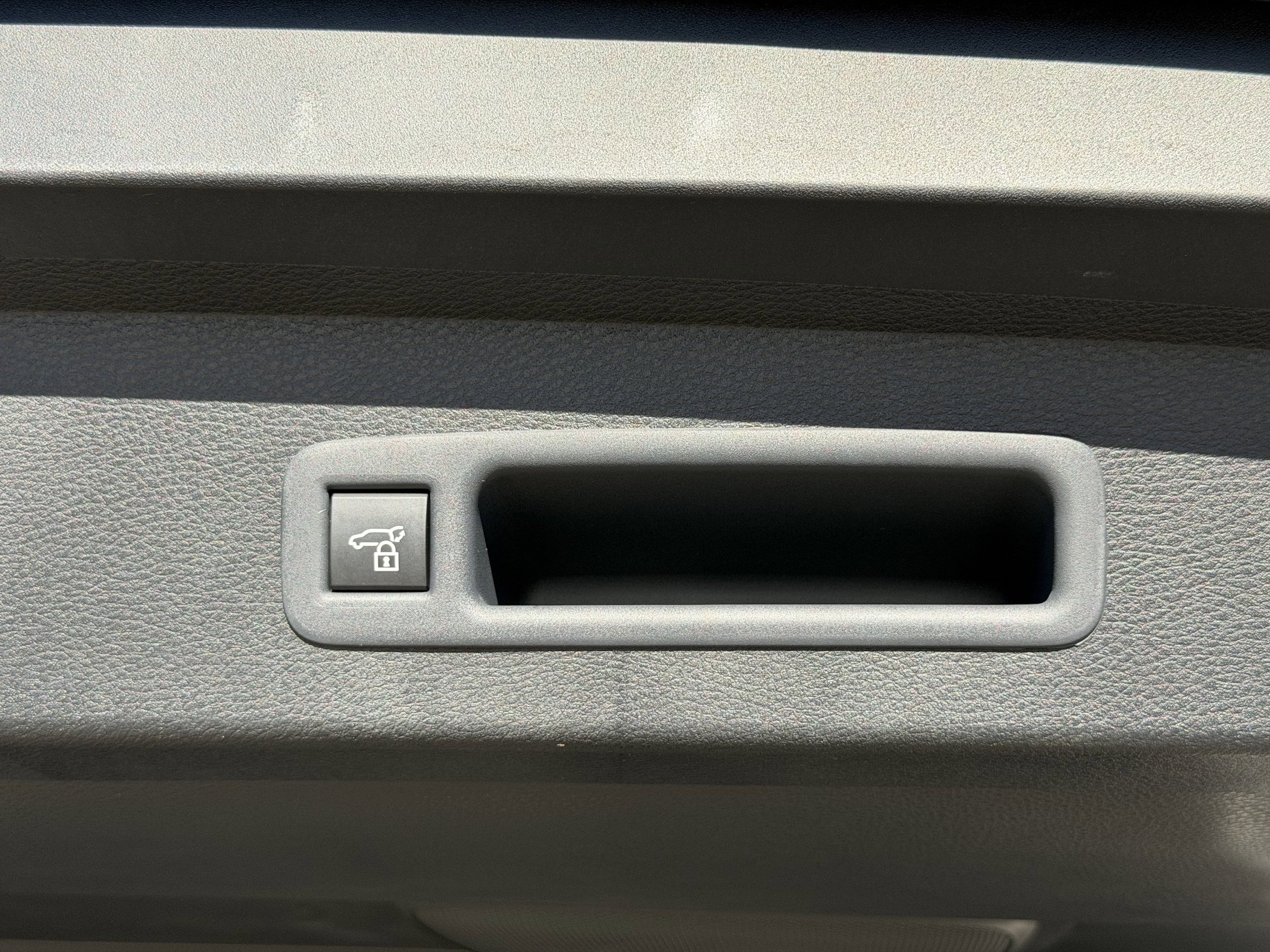 Certified 2025 Toyota Sienna XLE FWD image 31
