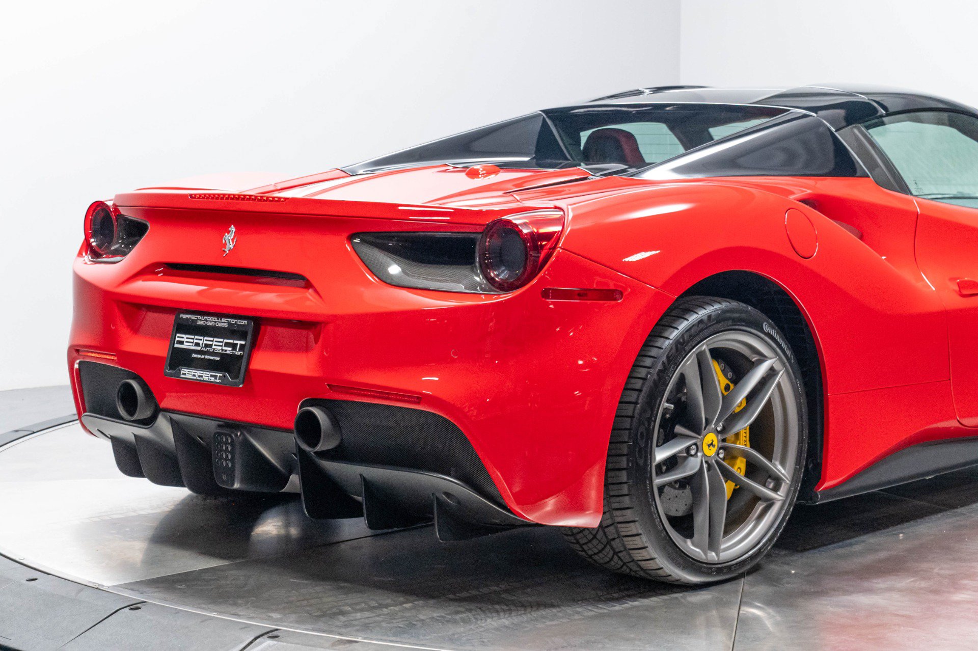 Used 2018 Ferrari 488 Spider RWD image 24